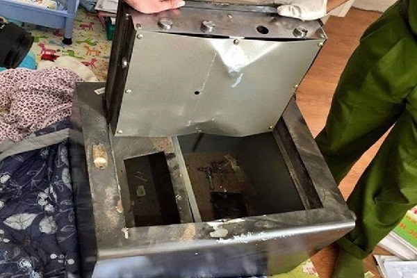 Mơ thấy két đựng tiền cùng nỗi lo về tài chính