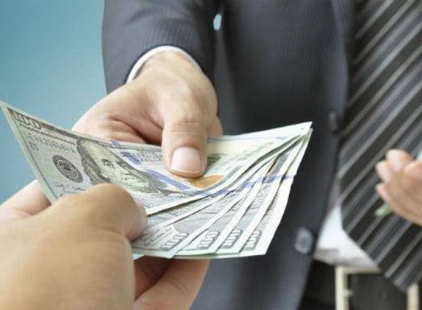 Giải mã giấc mơ thấy người chết cho tiền báo hiệu điềm gì