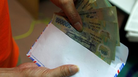 Nằm mơ thấy phong bì có tiền đánh con gì sẽ mau trúng nhất?