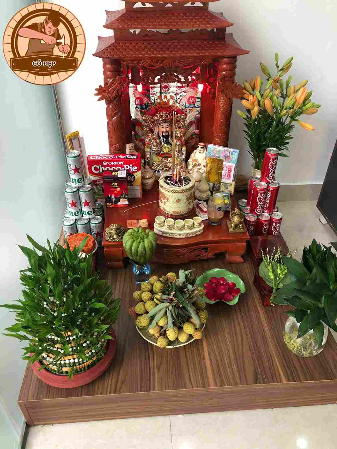 Có nên lập bàn thờ thần tài không?