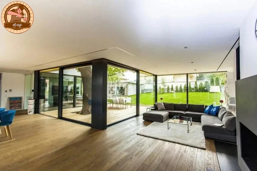 Kính chắn nắng giúp bảo vệ đồ vật trong nhà khỏi tác động gây hại của ánh nắng mặt trời