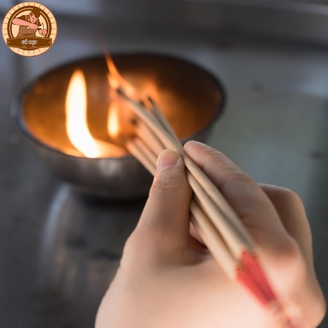 Những điều cần lưu ý khi thắp hương cho người mới mất