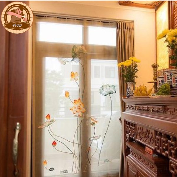 Lựa chọn rèm cửa màu trắng cho phòng thờ