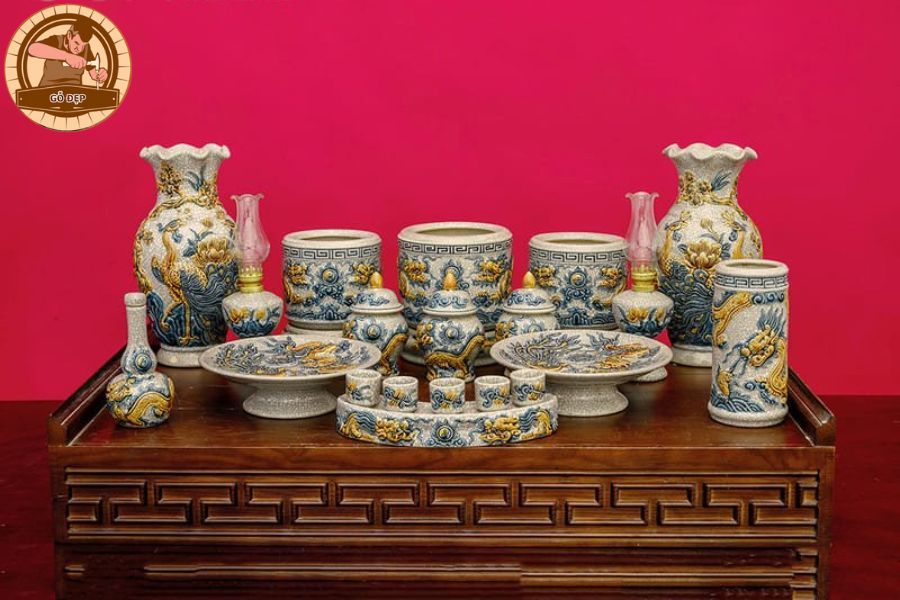 Cách bày trí 3 hũ trên bàn thờ gia tiên