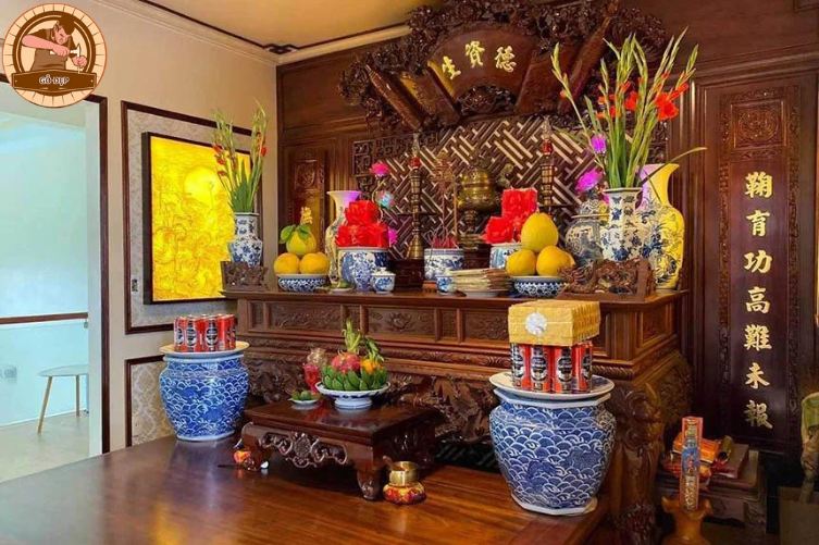 Bàn thờ gia tiên nên cắm hoa gì?