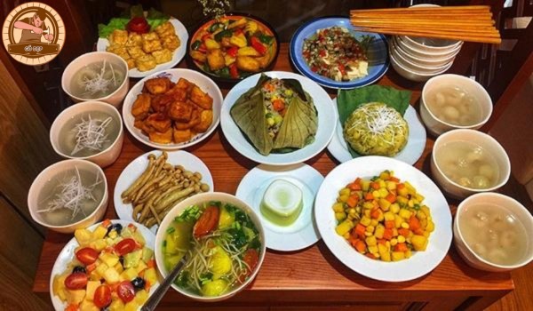 Cúng cơm sau 49 ngày nhằm thể hiện sự thành kính và biết ơn với người mất