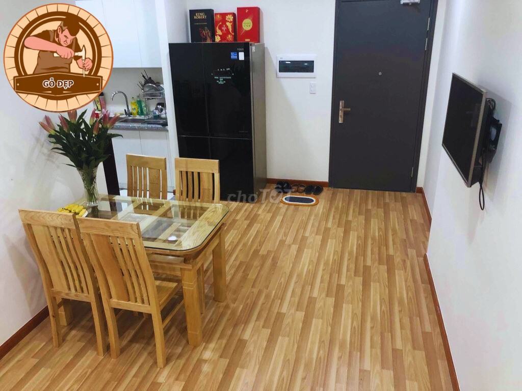 Bộ bàn ăn được làm từ gỗ xoài