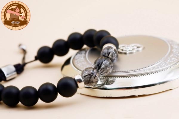 Vòng phong thủy thạch anh tóc đen thẩm mỹ cực cao