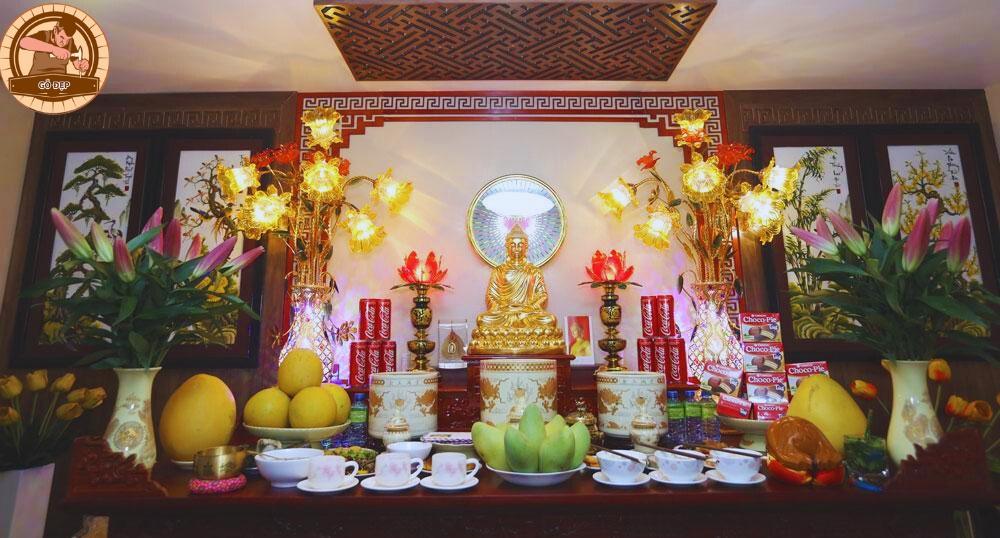 Bàn thờ gia tiên 3 bát hương