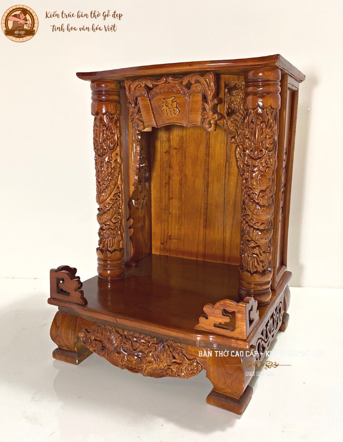 Bàn thờ thần tài thổ địa là một nét đẹp trong nền văn hóa Việt