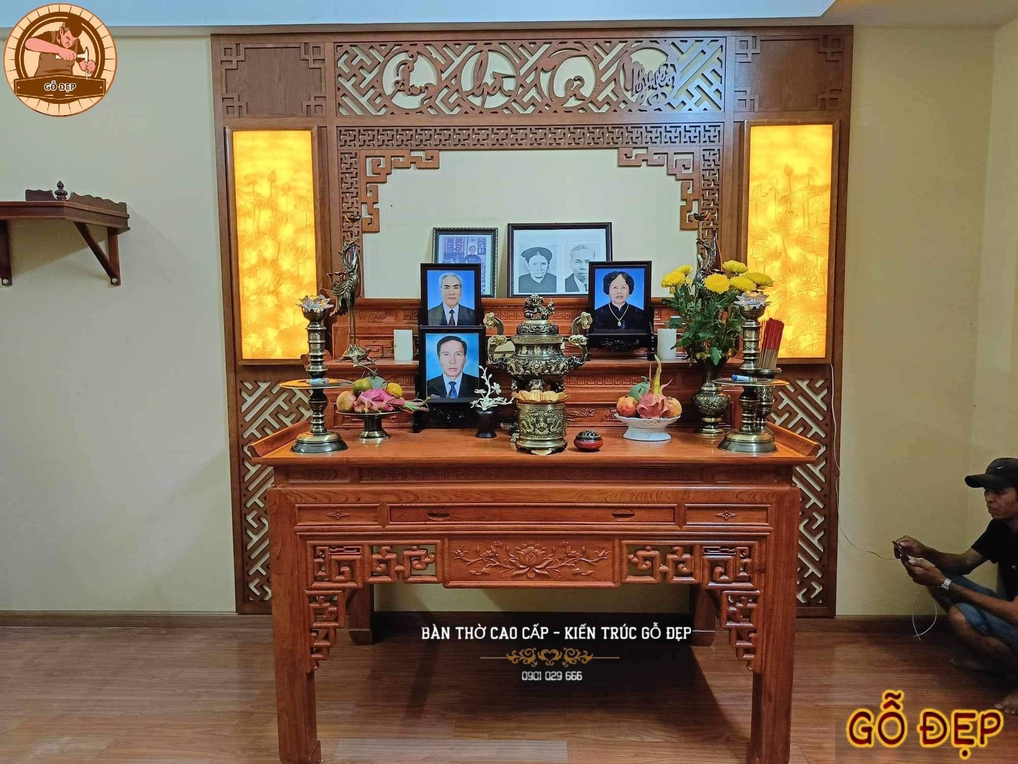 Bàn thờ tam cấp gia tiên nhà riêng hiện đại