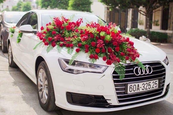 Cho thuê xe cưới 7 chỗ cho gia đình và cặp đôi