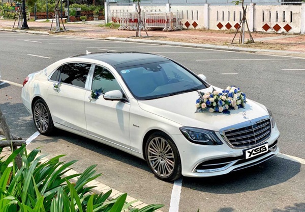 cho thuê xe cưới Mercedes tại Hà Nội