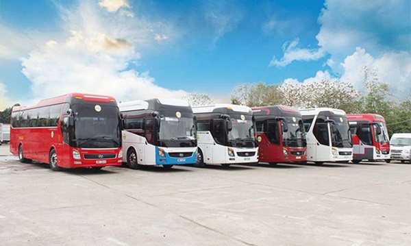 Thuê xe đi Hạ Long với 29 chỗ ngồi thích hợp cho nhóm lớn và doanh nghiệp