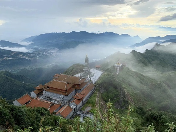 Thuê xe 16 chỗ Hà Nội Sapa