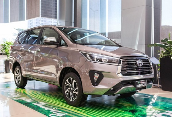 Xe 7 chỗ Toyota Innova G