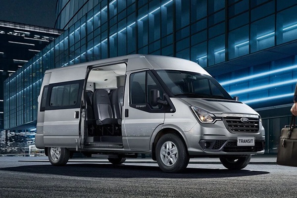 Ford Transit được thiết kế như một không gian sang trọng, hiện đại