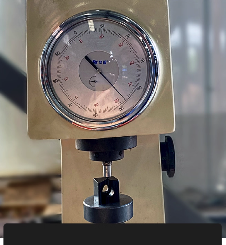 kiểm tra độ cứng của khối định vị chữ V