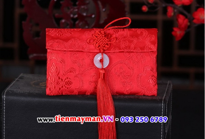 Bao Lì Xì Vải Gấm Đỏ treo ngọc bội Hoa Văn Ngọc Bích (túi NGANG)