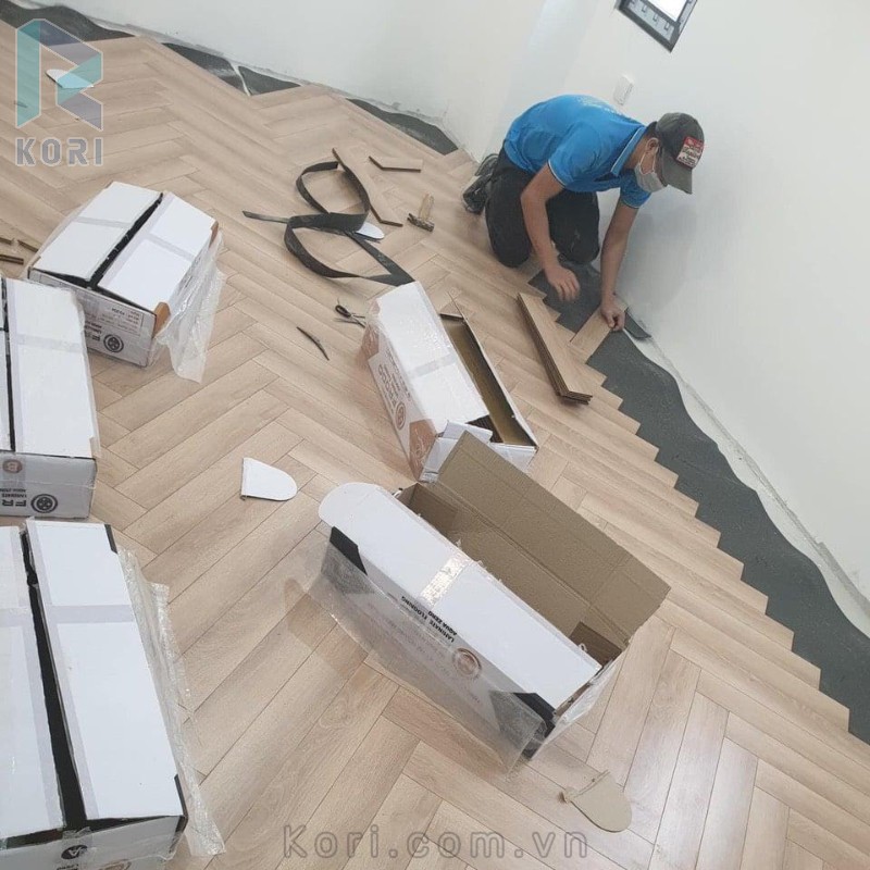 Hướng dẫn quy trình thi công sàn gỗ xương cá