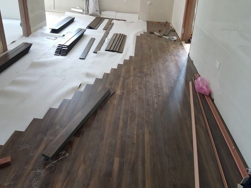 ĐỘI THI CÔNG SÀN GỖ UY TÍN