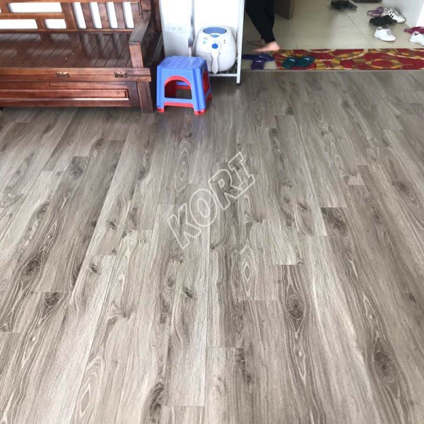 sàn gỗ công nghiệp cho người mệnh thủy