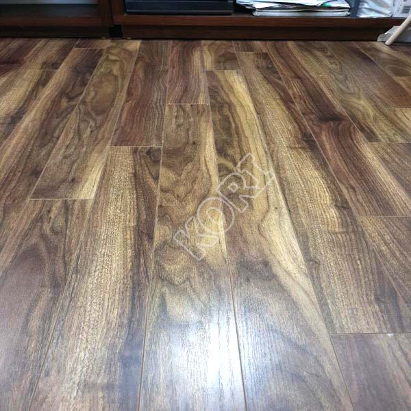 Thi công hoàn thiện sàn gỗ vinasan, sàn gỗ cho người mệnh mộc