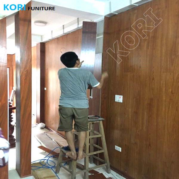 Ốp tường phòng khách bằng gỗ