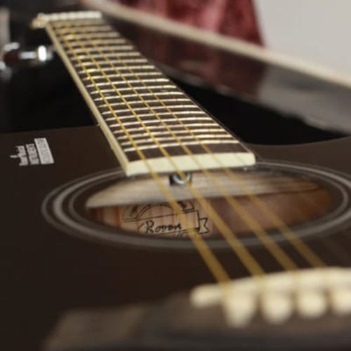 Kinh nghiệm chọn đàn cho người mới bắt đầu - các hãng đàn guitar