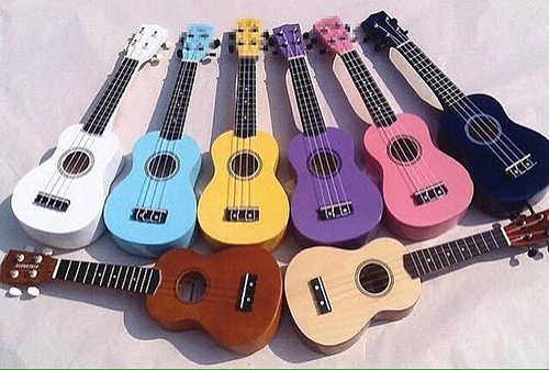 giá đàn ukulele