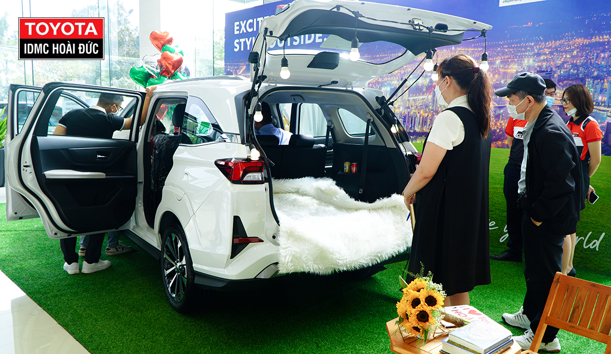 Veloz Cross & Avanza Premio tại toyota Hoài đức