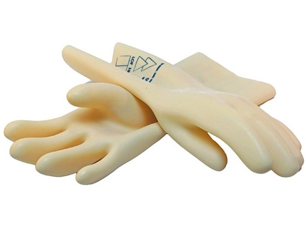 So sánh găng tay cao su thông thường và găng tay cao su cách điện đạt chuẩn