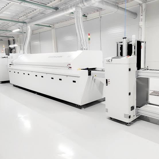 Hệ thống lò hàn reflow oven trong dây chuyền sản xuất lắp ráp linh kiện điện tử SMT I C T phòng sạch