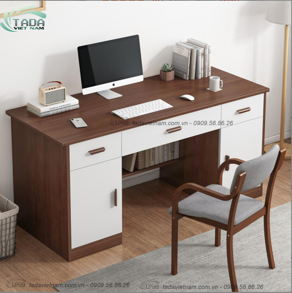 Bàn học đơn giản phù hợp với không gian phòng