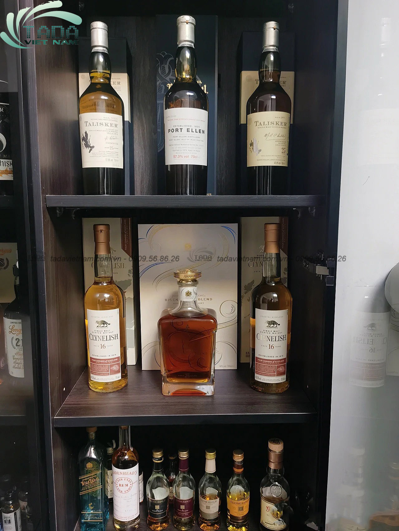Tủ rượu phòng khách sang trọng, phong cách hiện đại chất liệu gỗ MDF thương hiệu TADA- TDTR18