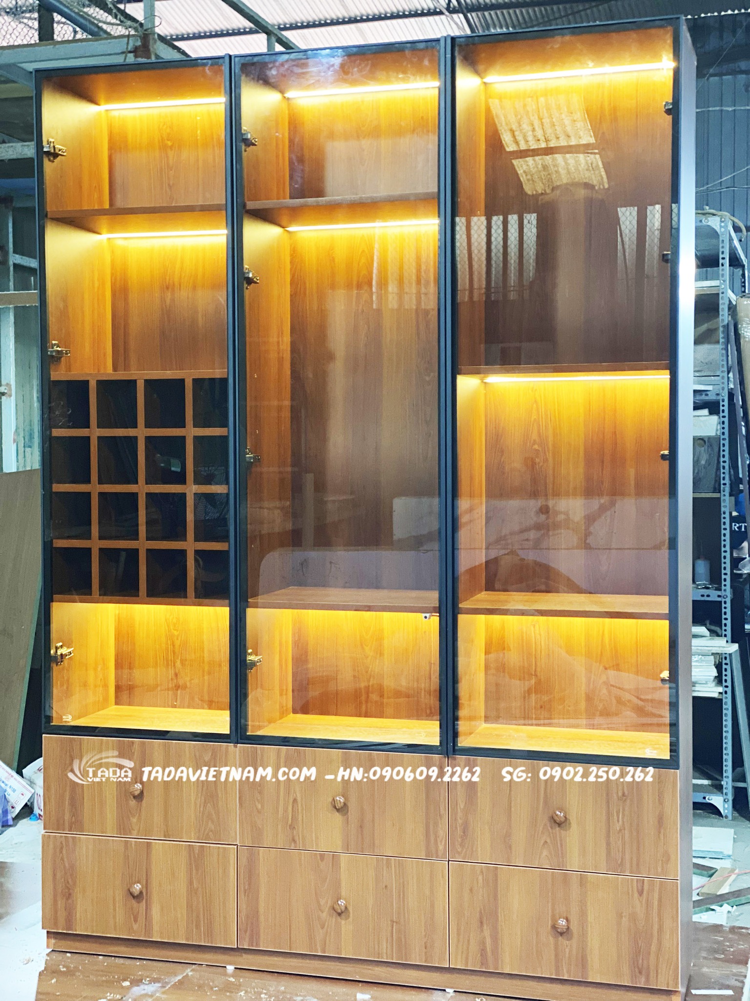 Tổng hợp mẫu tủ rượu 3 cánh bản khung nhôm kính cường lực