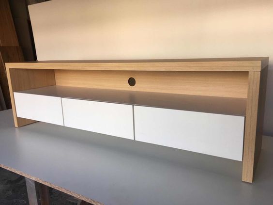 kệ tivi để sàn