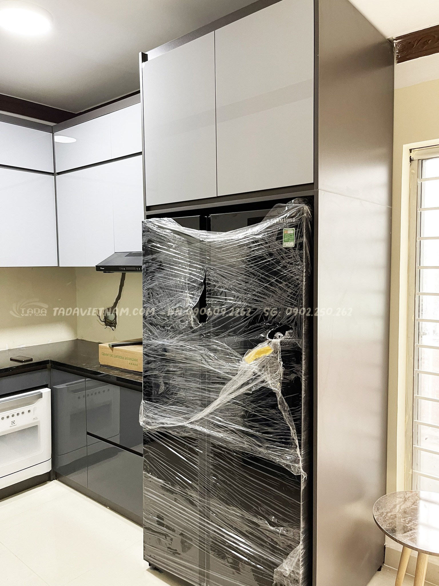 Feedback Combo nội thất màu Ghi kết hợp trắng cho khách hàng ở Q7, SG !