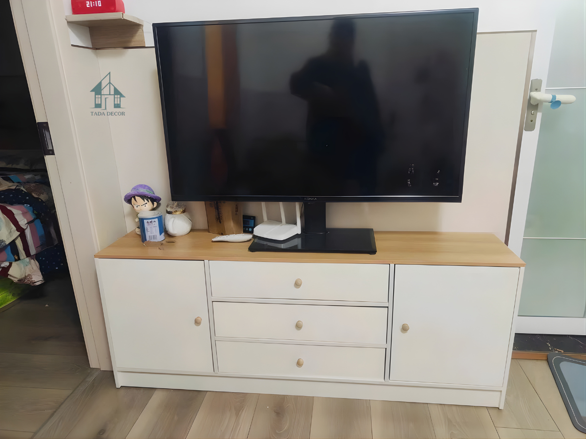 kệ tivi để sàn