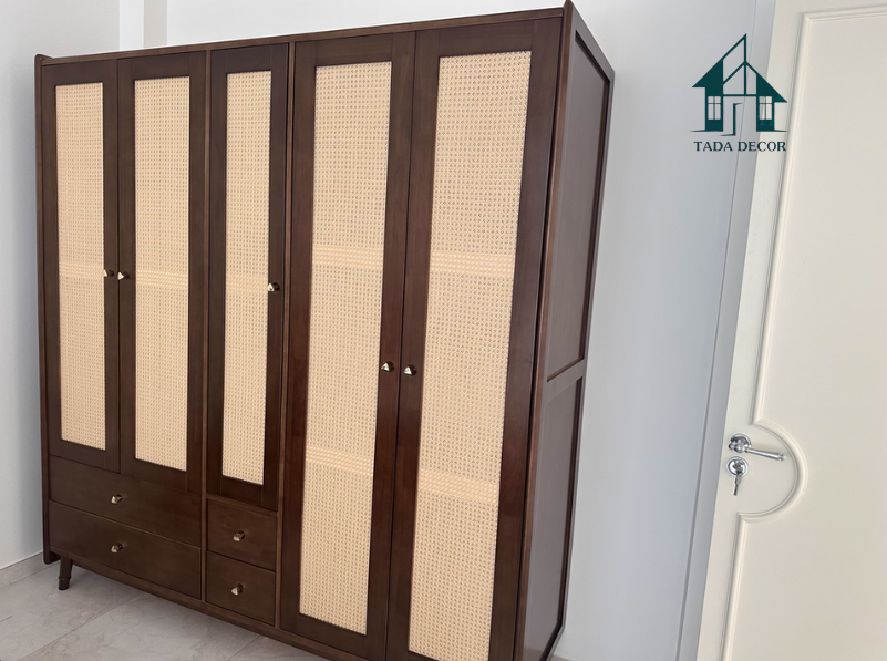 Tủ quần áo gỗ công nghiệp MDF màu óc chó phối cánh mây