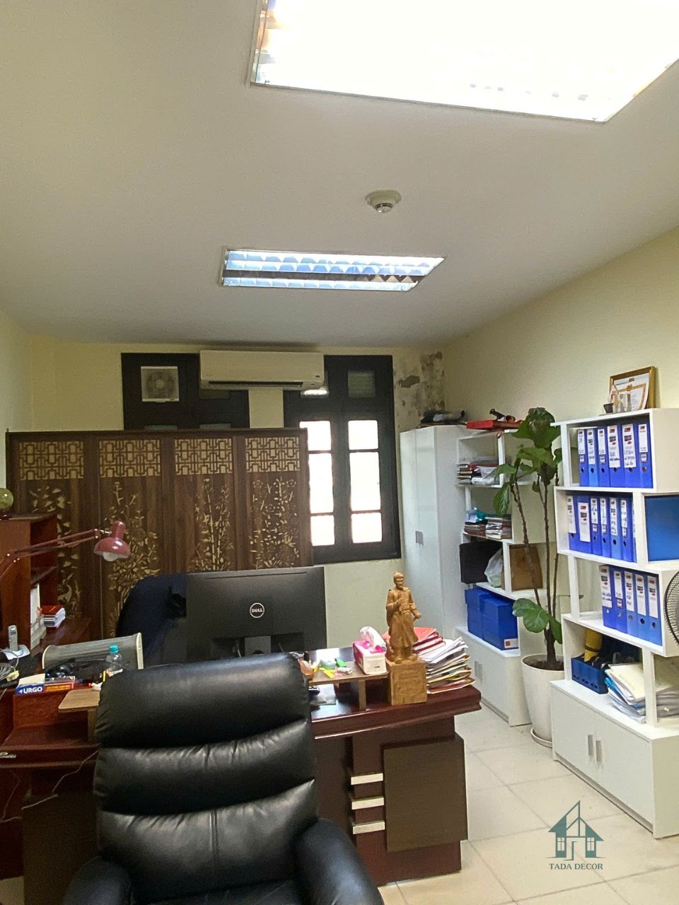 Công trình thực tế văn phòng lắp đặt tủ quần áo và kệ đa năng