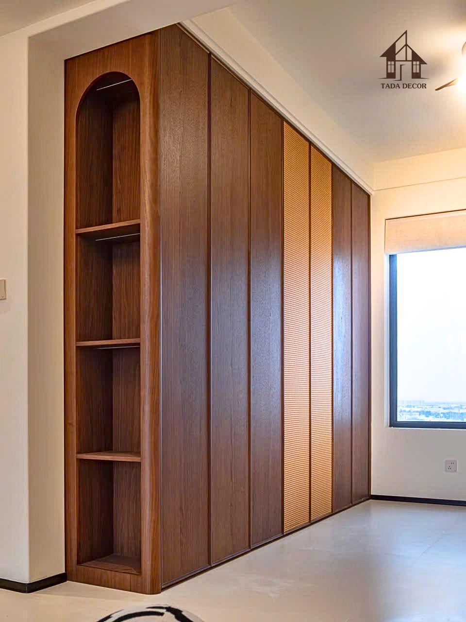 Thiết kế tủ quần áo gỗ MDF kết hợp cánh mây sang trọng và hiện đại