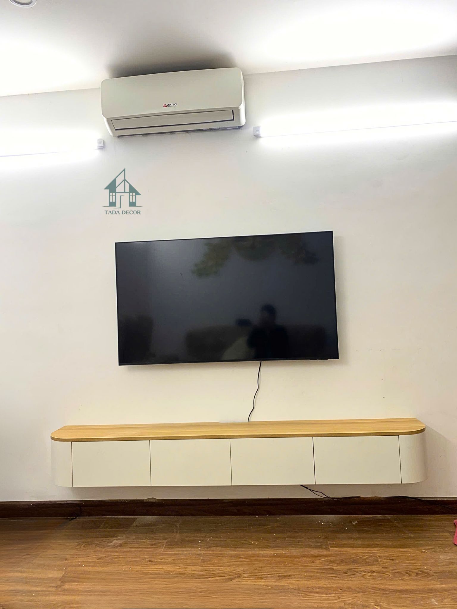 Mẫu kệ tivi hiện đại đẹp kết hợp công năng lưu trữ tiện lợi