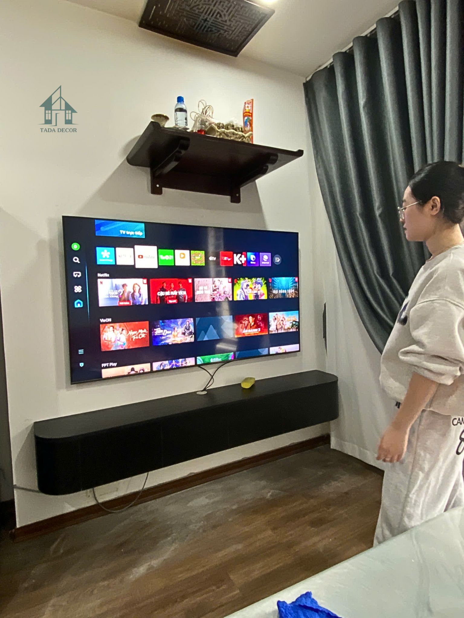 Những mẫu kệ tivi hiện đại đẹp bên mình thi công thực tế cho khách