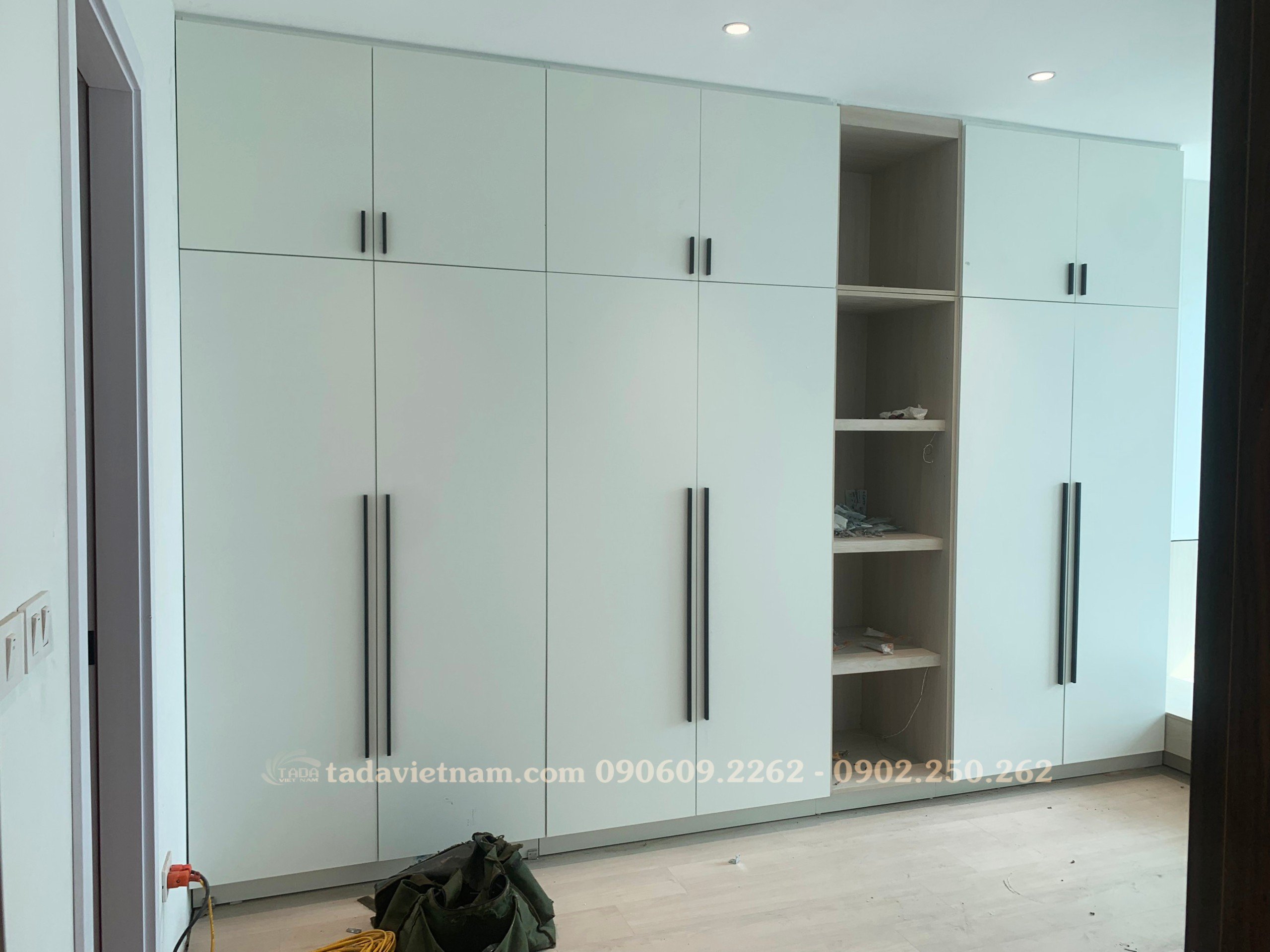 tủ quần áo cánh trắng thương hiệu TADA