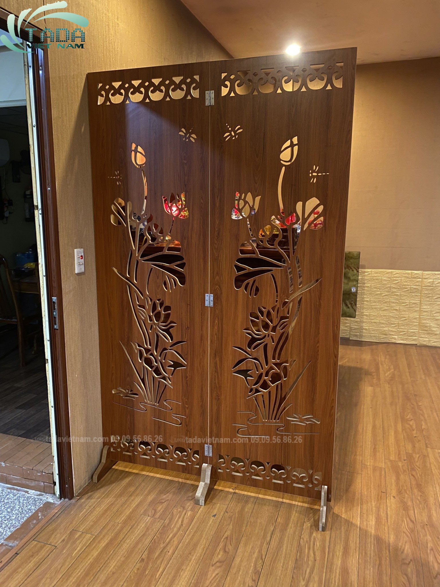 Vách ngăn bằng gỗ công nghiệp rất dễ vệ sinh