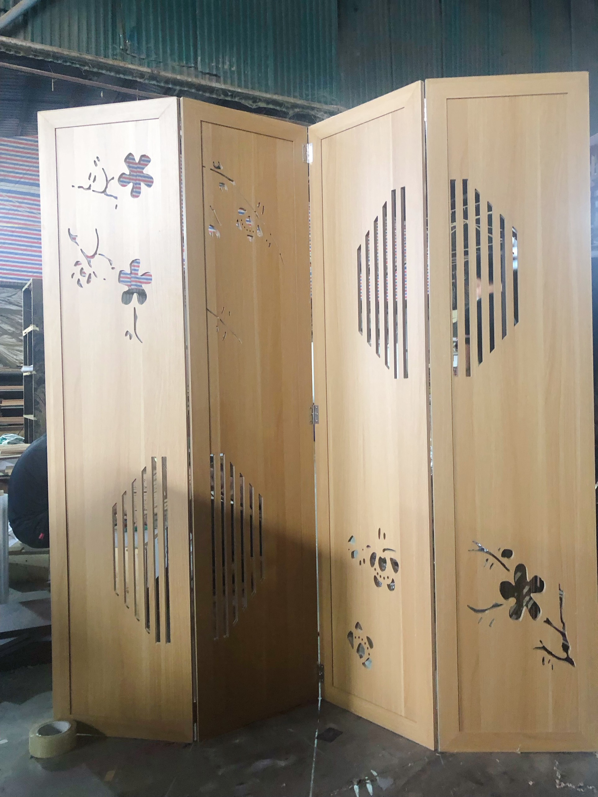 Vách bình phong đào mai màu vân sồi thương hiệu TADA VIETNAM - TDVN21