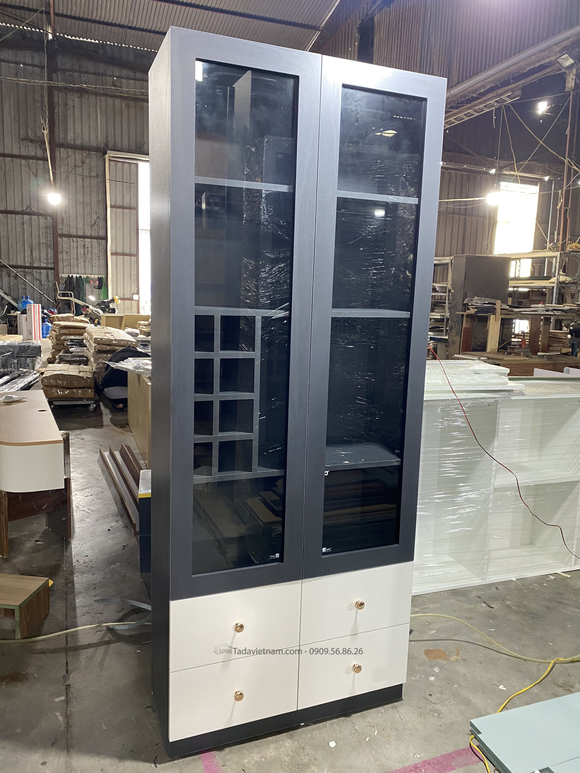 Tủ rượu đẹp phòng khách chất liệu gỗ MDF thương hiệu TADA- TDTR28