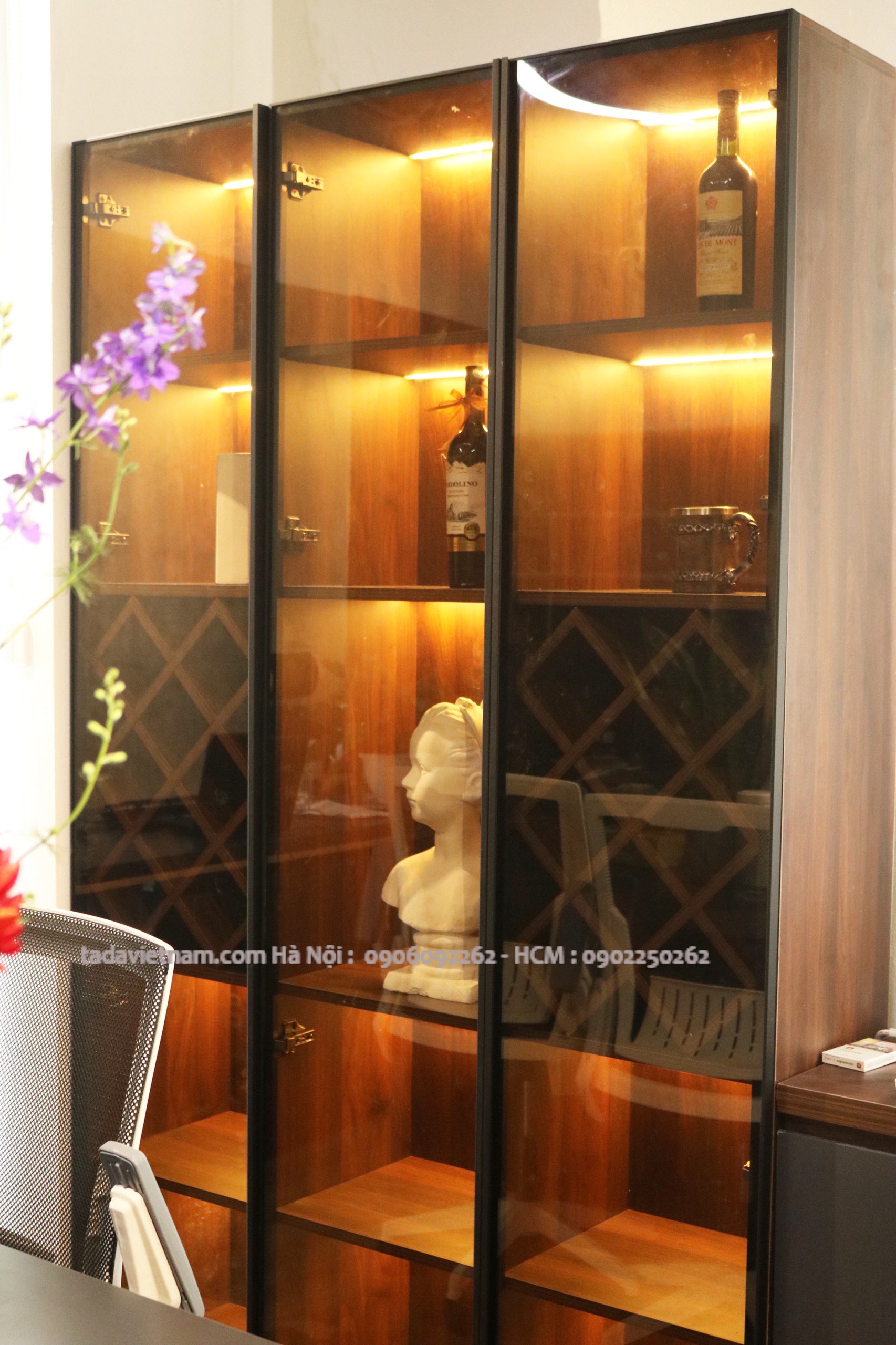 Tủ rượu khung nhôm cánh kính cường lực chất liệu gỗ MDF thương hiệu TADA- TDTR32