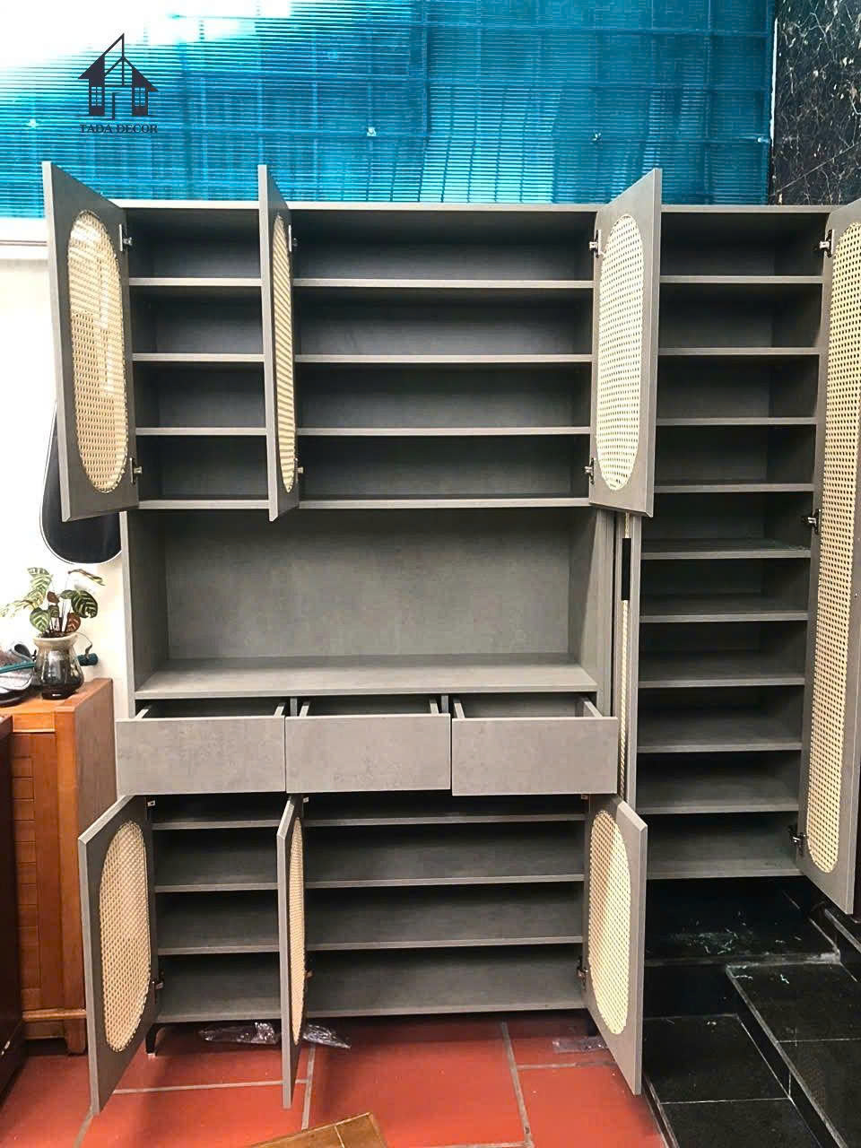 Tủ bếp đa năng hiện đại gỗ MDF phối mây